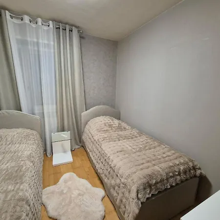 Appartement Maison 4 Pièces Avec Stationnements Privés