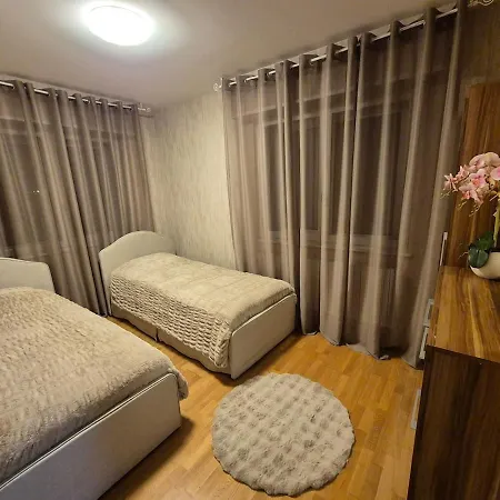 Maison 4 Pièces Avec Stationnements Privés Appartement *